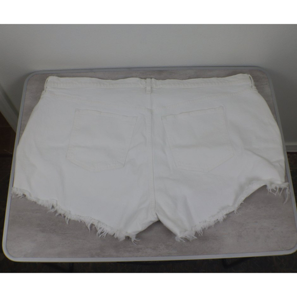 Abercrombie & Fitch Women Size 24 White Curve Love High Rise Mom Denim Shorts - Picture 5 of 6